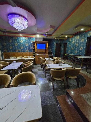 Restaurant - Holiday Homes (Srinagar)