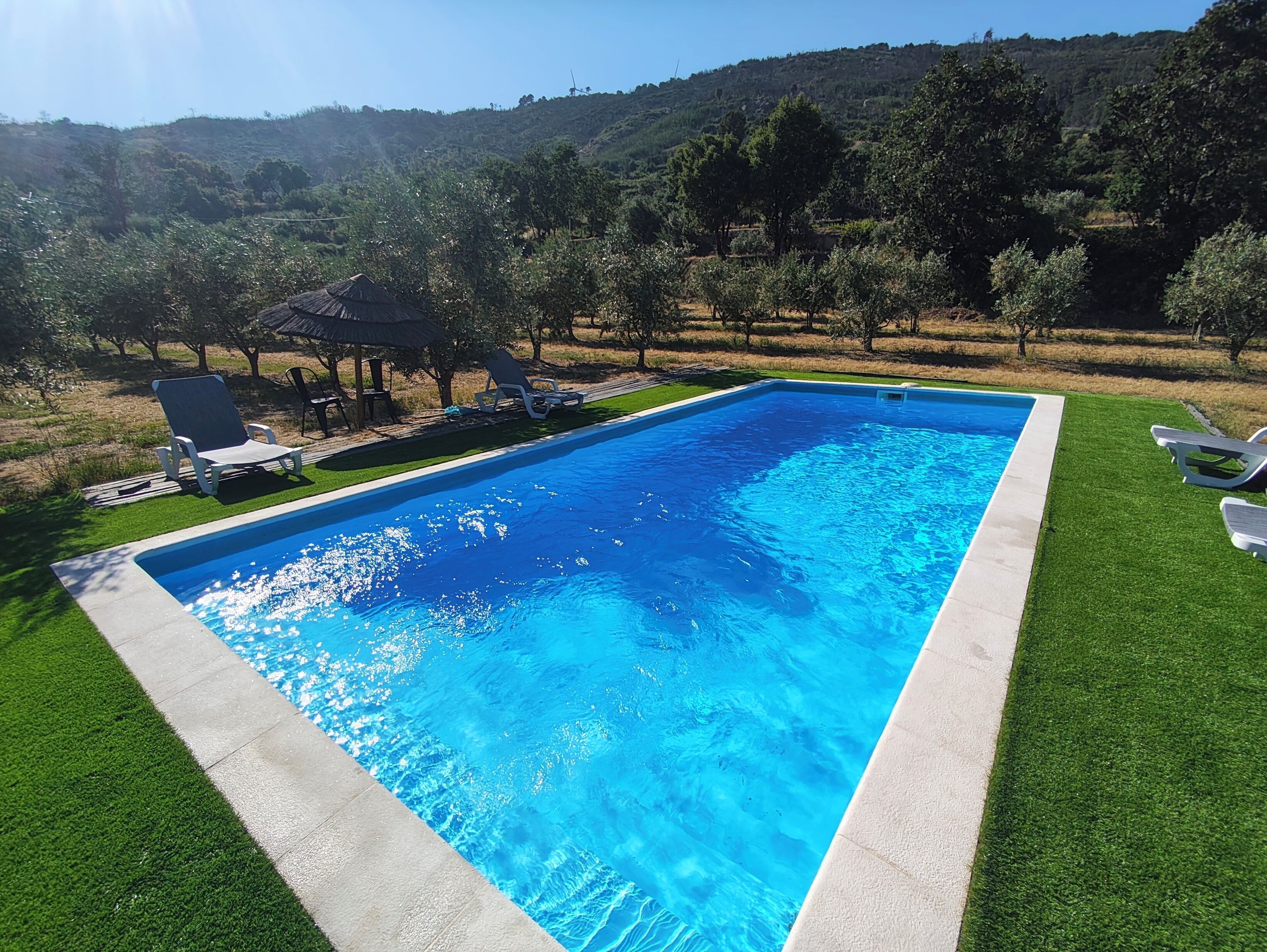 Casa, alberca privada, vista al jardín | Alberca | Alberca al aire libre por temporada 