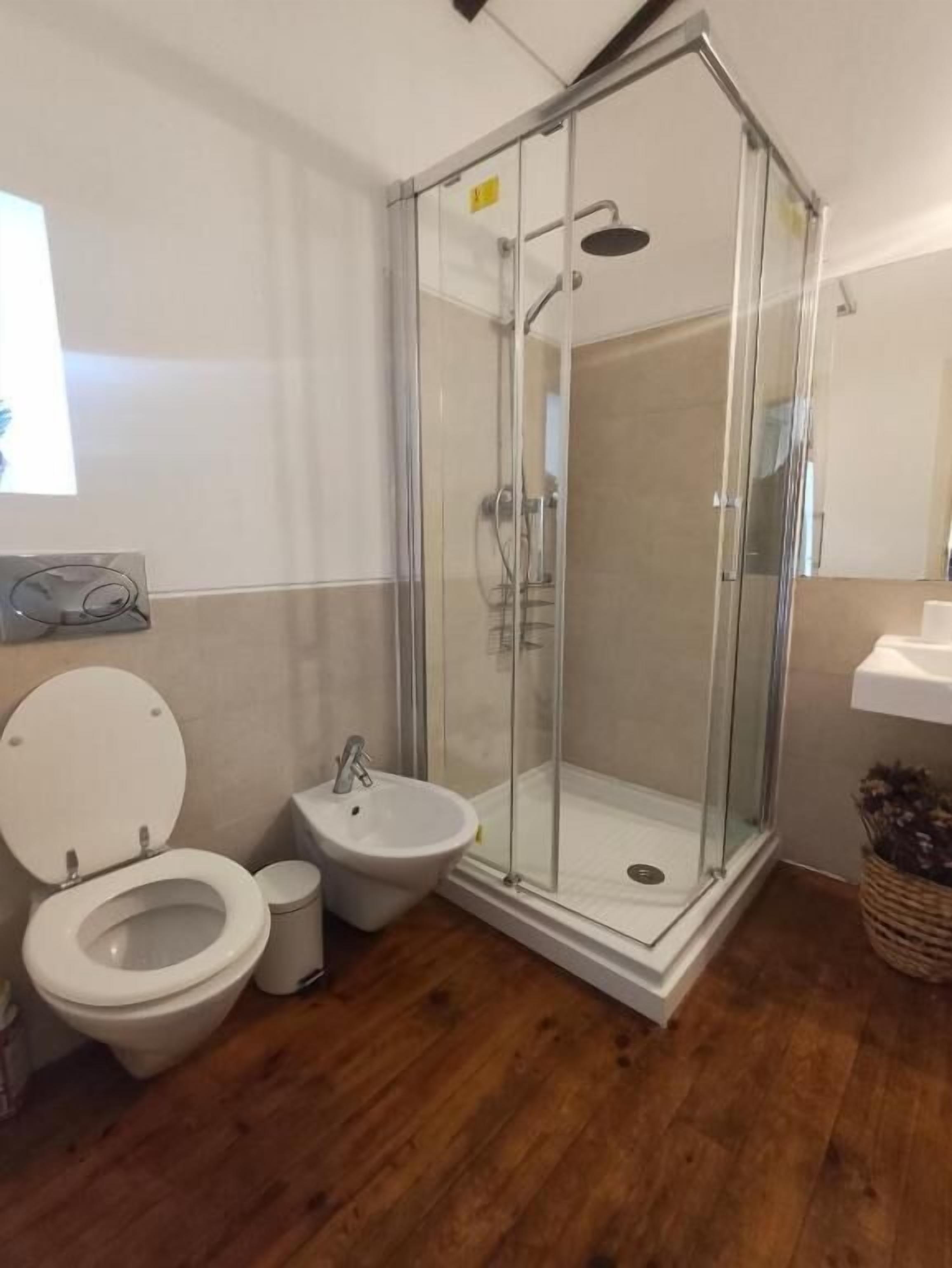 Casa, piscina particular, vista para o jardim | Banheiro
