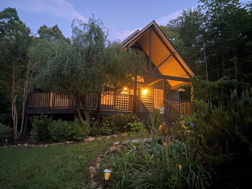 Cozy 3-bedroom entire home near wineries & waterfalls in Dahlonega, GA