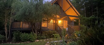 Cozy 3-bedroom entire home near wineries & waterfalls in Dahlonega, GA