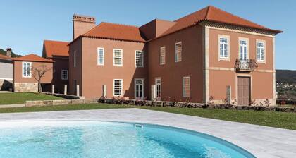8 Rooms in Noronha Lima Hotel by HostWise