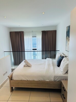 Iron/ironing board, free WiFi - skywave luxury  Apartment (Accra)