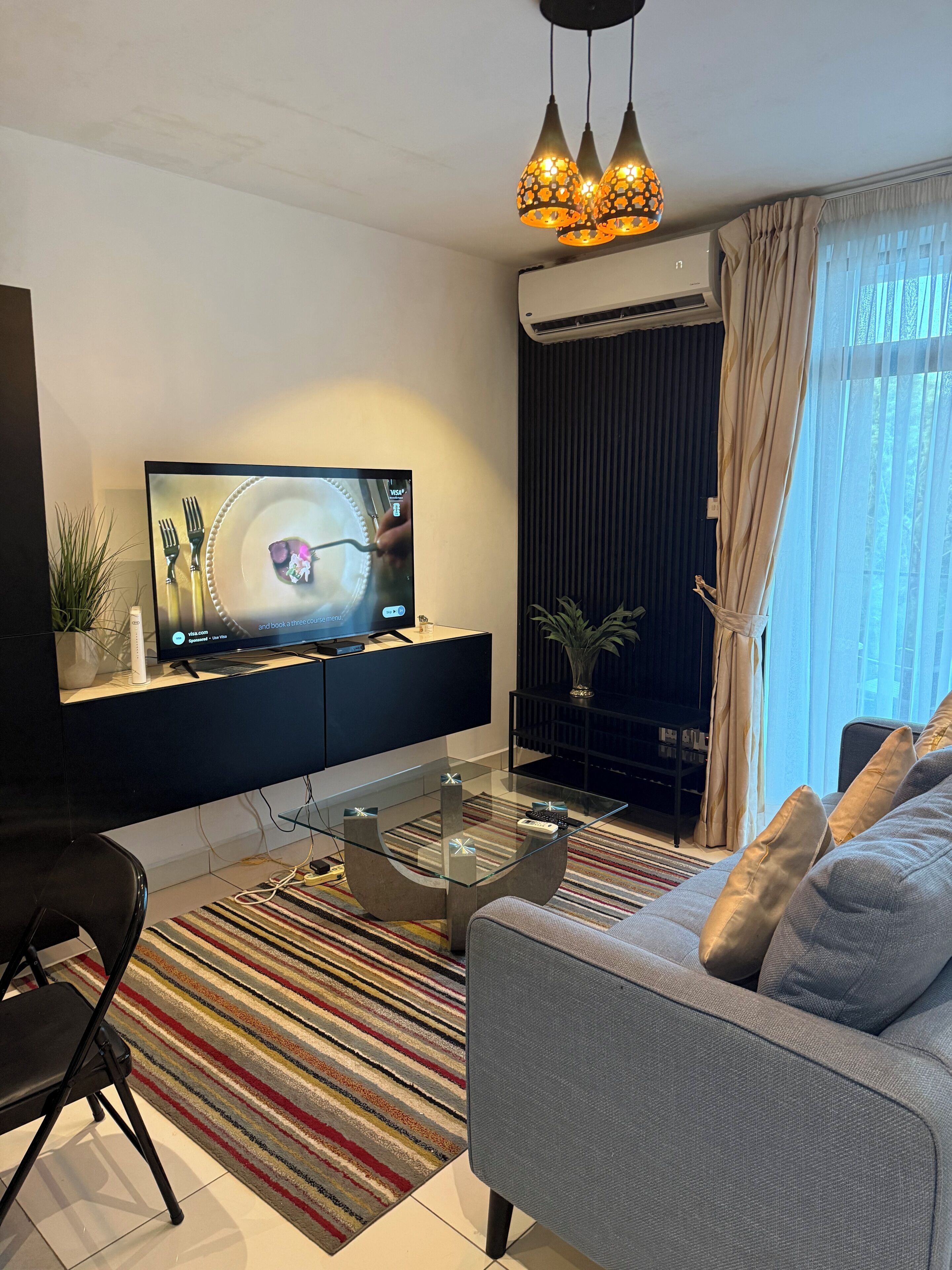 Nhà Duplex phong cách cổ điển, ban công, quang cảnh vườn | Khu phòng khách
