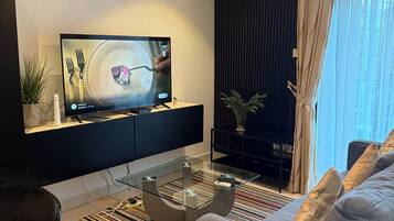 Nhà Duplex phong cách cổ điển, ban công, quang cảnh vườn | Khu phòng khách
