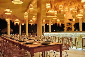 Outdoor dining - OKAI - oasis du desert  (Lompoul)