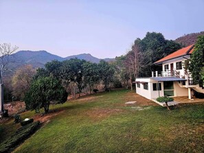 Casa, 2 habitaciones, balcón, vista al jardín | Exterior