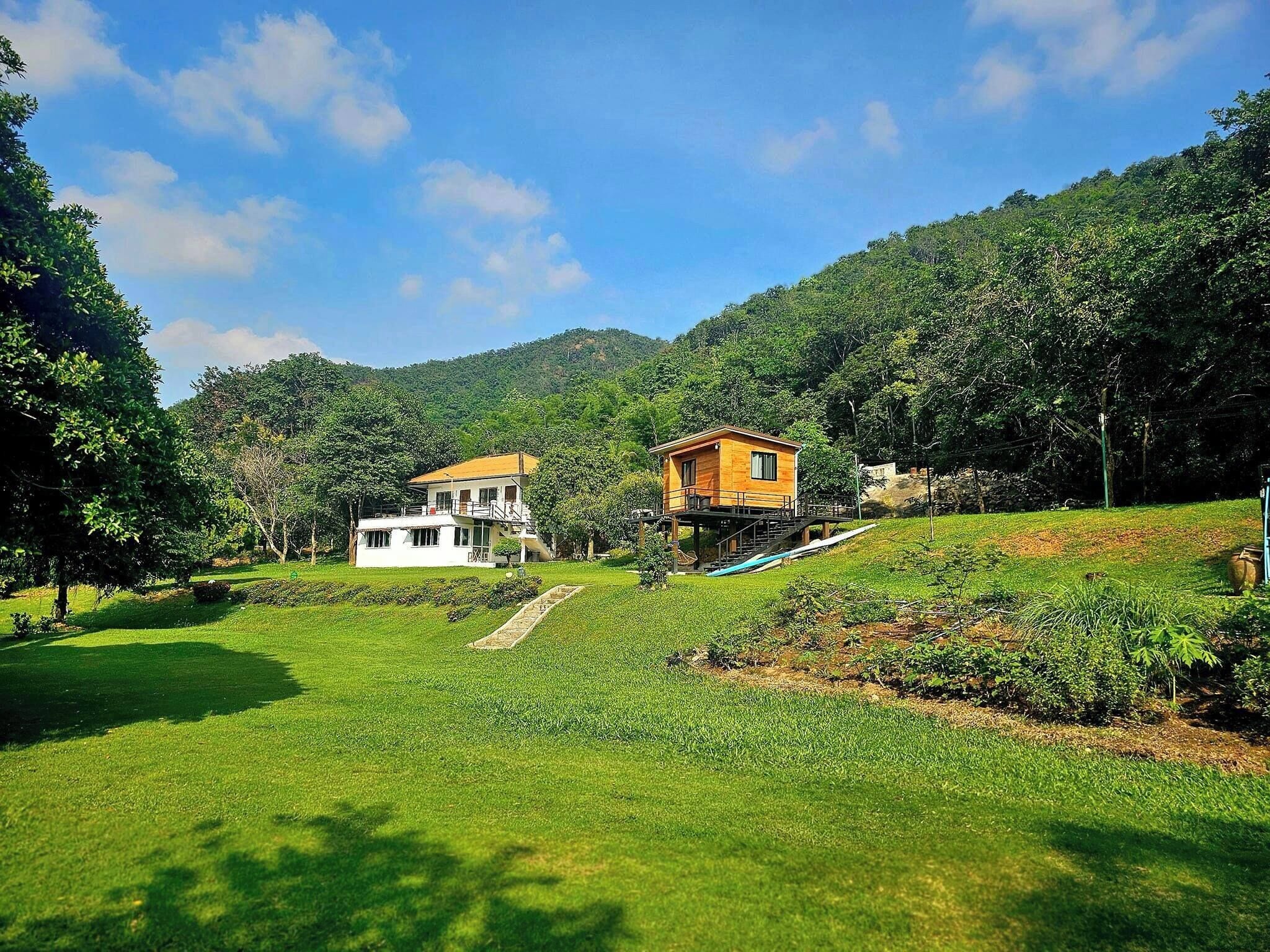 บ้านพัก, 2 ห้องนอน, ระเบียง, วิวสวน | บริเวณภายนอก