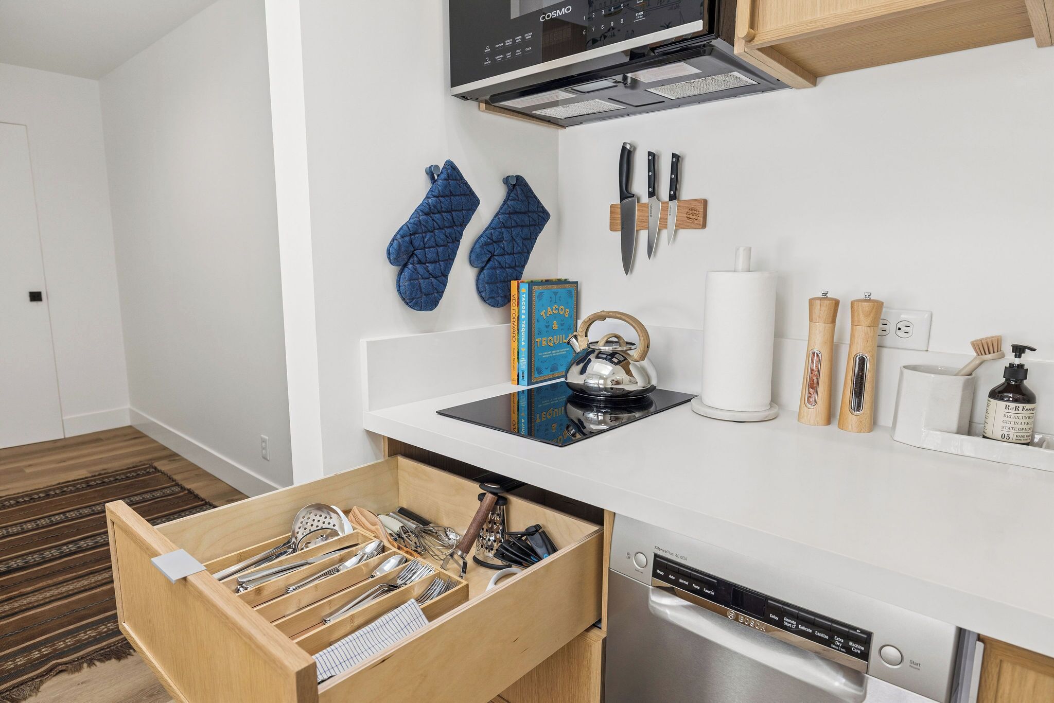 Suite studio luxueuse, Plusieurs lits, patio, vue sur l’océan | Cuisine privée | Réfrigérateur grande capacité avec congélateur, four à micro-ondes