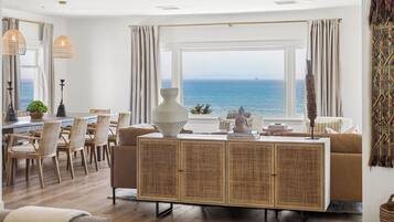 Design Apartment, 2 Bedrooms, Pets Allowed, Ocean View | Living area
