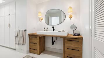 Luxury Studio Suite, Multiple Beds, Patio, Ocean View | Bathroom | Free toiletries, hair dryer, slippers, towels