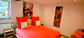 2 chambres, fer et planche à repasser, accès à Internet, literie fournie