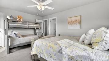 Travel cot, WiFi, bed sheets