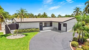 Exterior - Intracoastal Waterfront Villa w/ Private Pool (Pompano Beach)