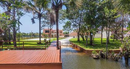 House 18 | Private Pool, Gourmet Area and 4 Suites - Near the City Center.