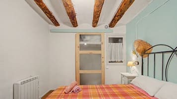 2 dormitorios, tabla de planchar con plancha, wifi y ropa de cama