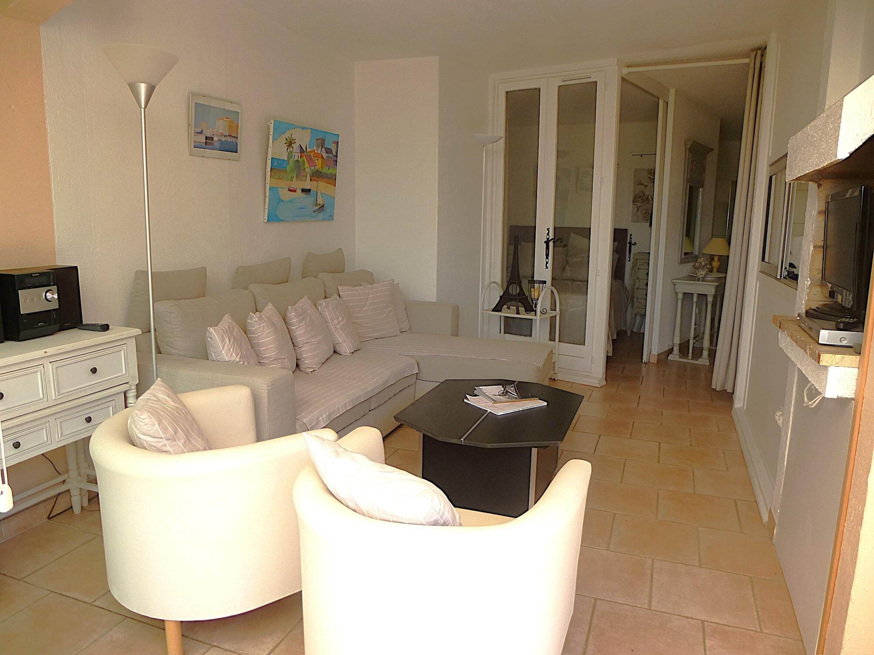 Apartment | Living room
