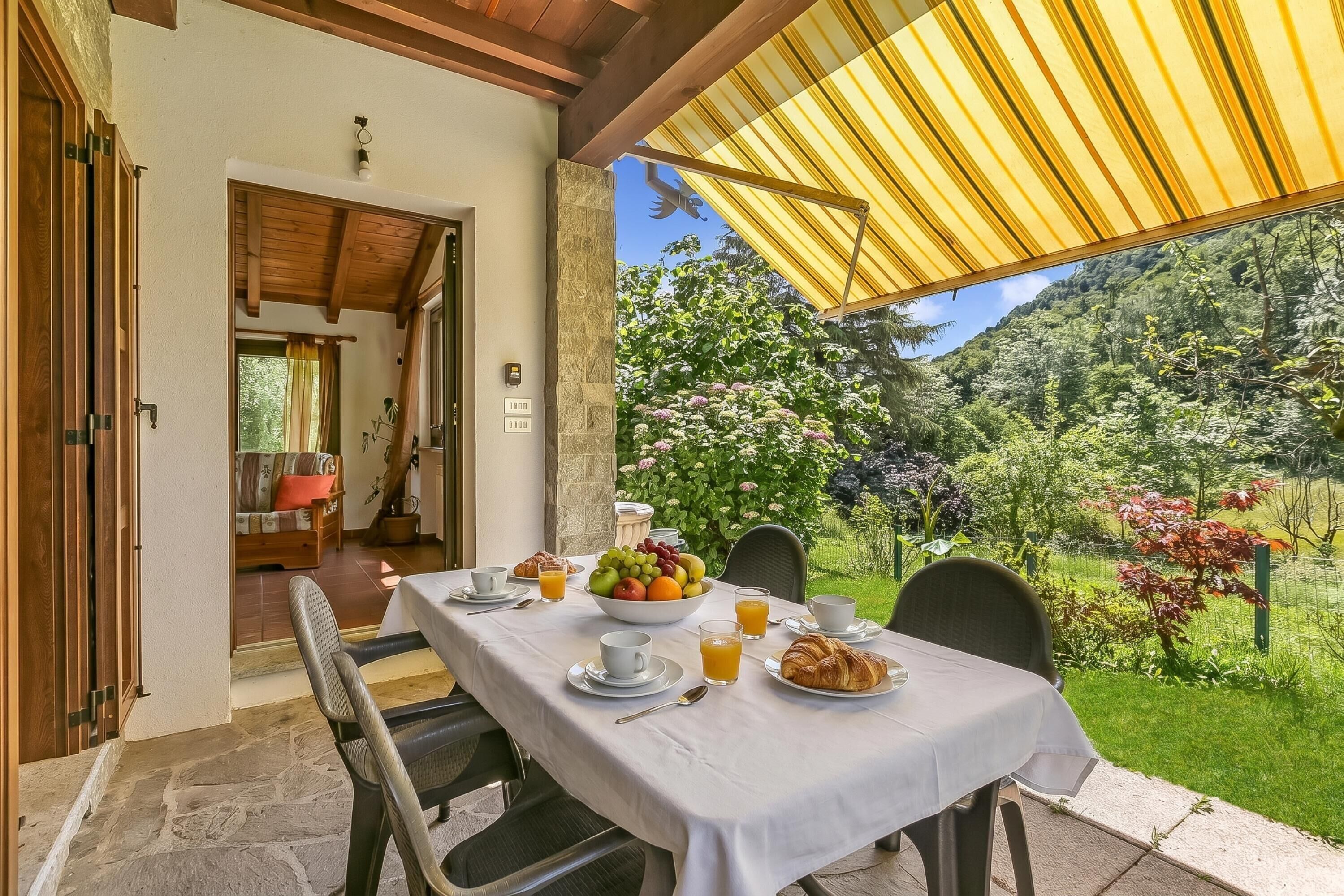 Family Chalet, 2 Bedrooms, 2 Bathrooms (Chalet La Gigliola) | Outdoor dining
