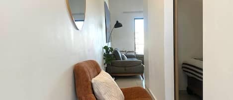 Huoneisto, 1 makuuhuone, parveke, kaupunkinäköala | Sisätilat