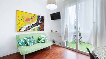 Apartment, 1 Bedroom | Living room