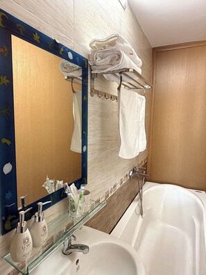 Towels, soap, shampoo, toilet paper - Lumea Cam Ranh (Cam Ranh)
