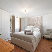 1 Bed - Sleeps 2 - Near Beach - Parking