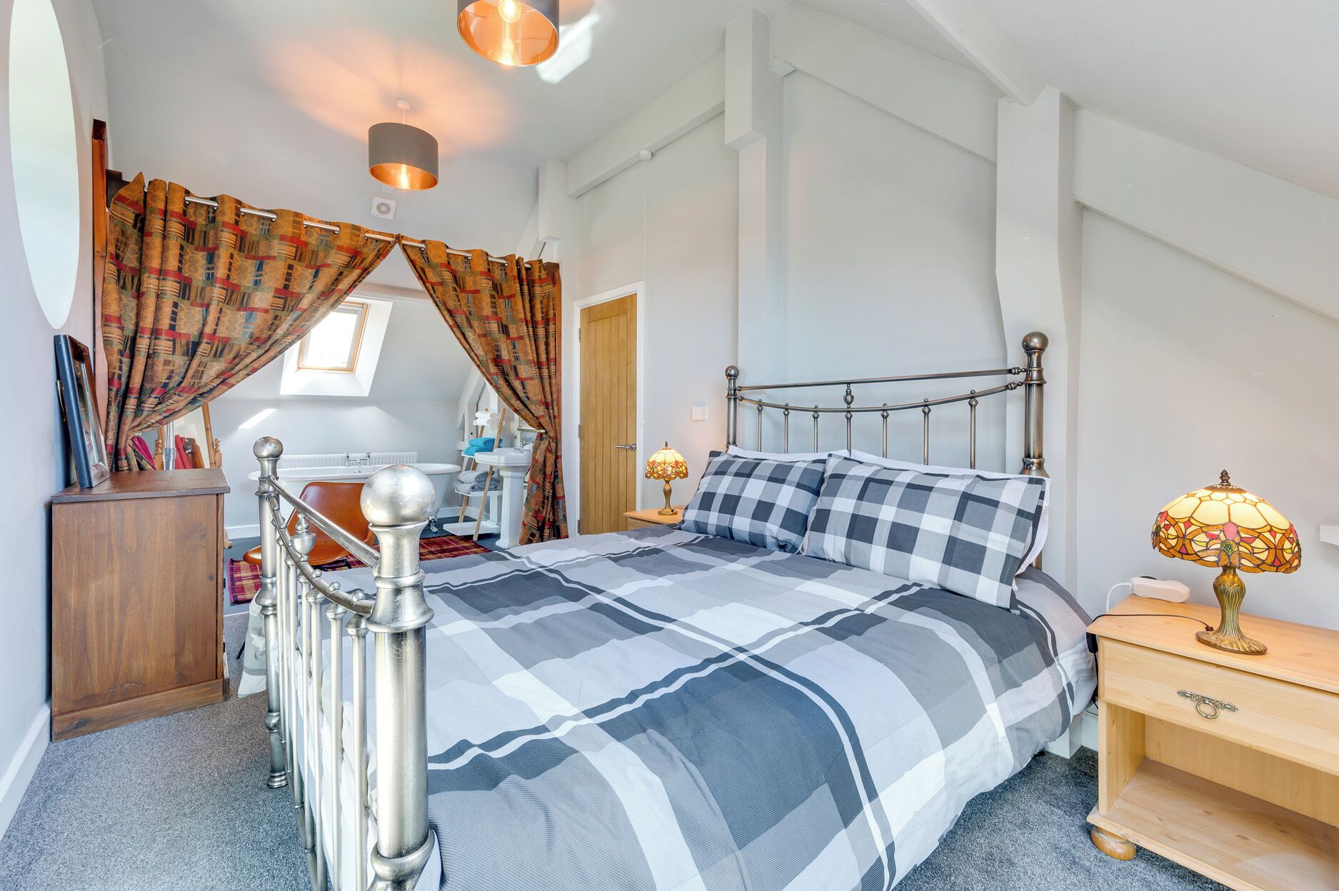 Cottage | 3 bedrooms, WiFi (free), individually decorated, individually furnished