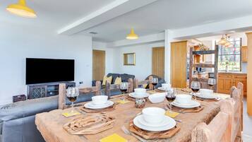 Cottage | Dining