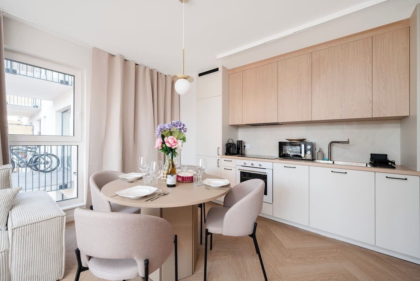 Modern Apartment in Łódź City Center with Terrace & Parking | RENTUJEMY.COM