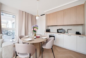 Private kitchen - Łódź City Center Apt — Parking & Terrace (Łódź)