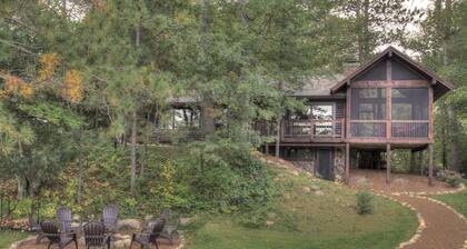 Charming 3-Bedroom Lake Cottage - Pontoon boat included!