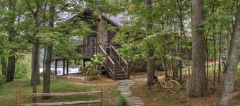 Charming 3-Bedroom Lake Cottage - Pontoon boat included!