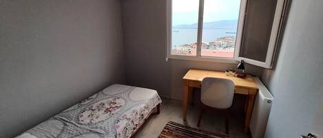 2 habitaciones, tabla de planchar con plancha, wifi y ropa de cama