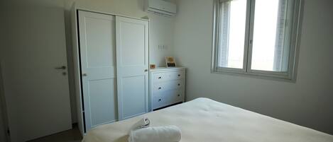 Deluxe Villa, Bay View | Frette Italian sheets, premium bedding, memory-foam beds, minibar