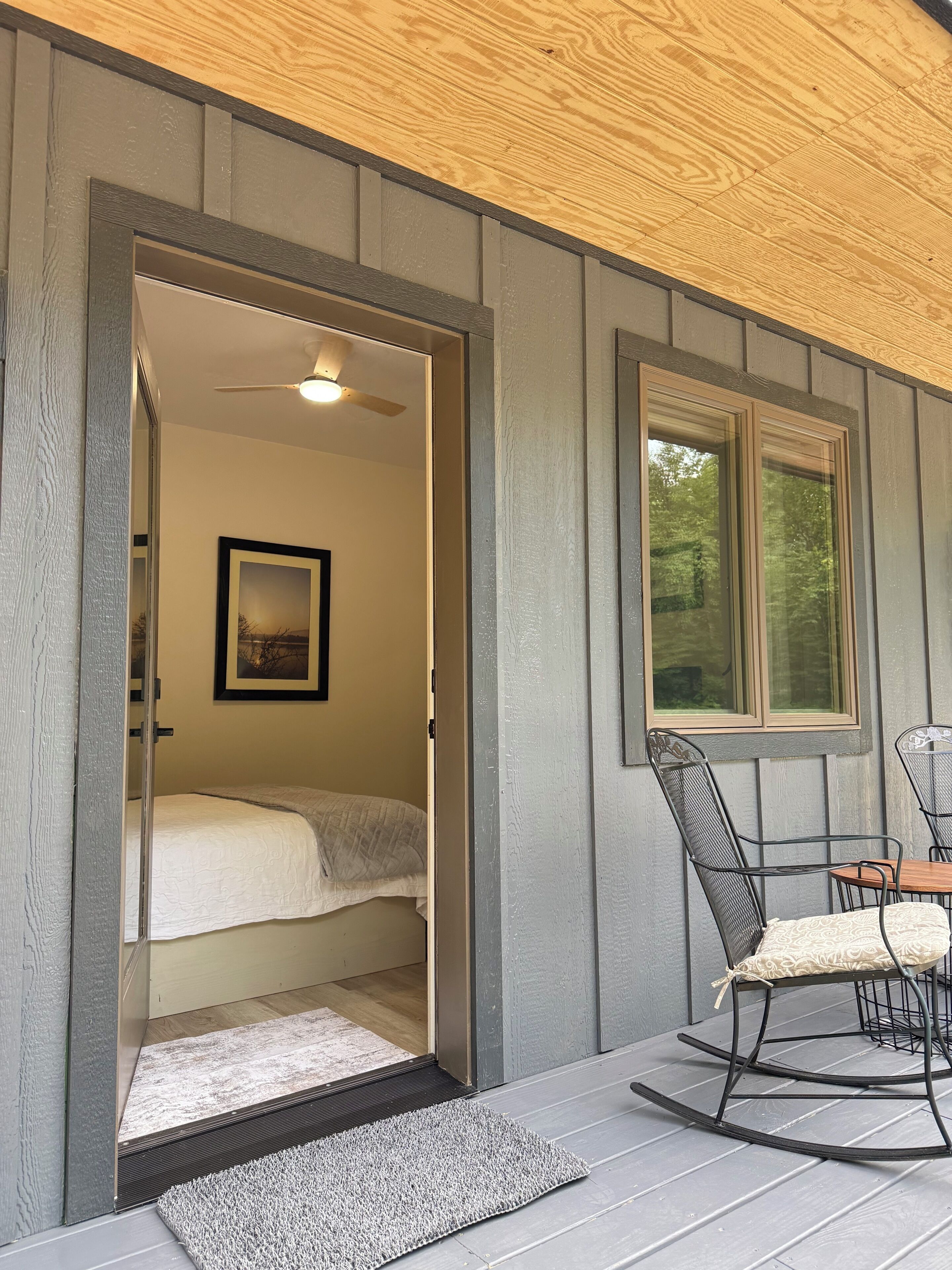 2 bedrooms, iron/ironing board, travel crib, WiFi (free)