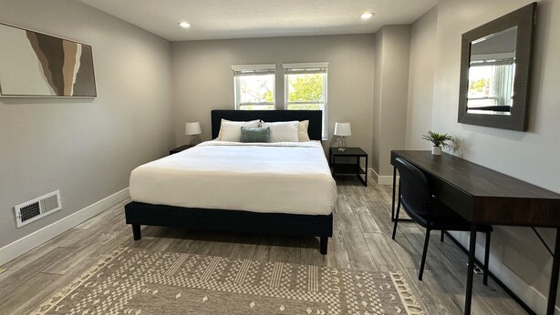 Room - 2BR Sunny Haven Near Short North (Columbus)
