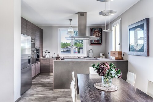 F Tale Country House: a villa surrounded by greenery
