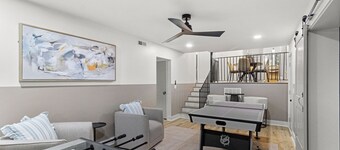 Game Room & Theater Home, Sleeps 12, 10 Min to Downtown Columbia