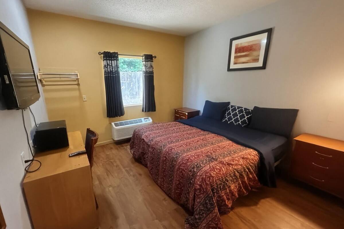 Deluxe Double Room, Kitchenette | WiFi (free)