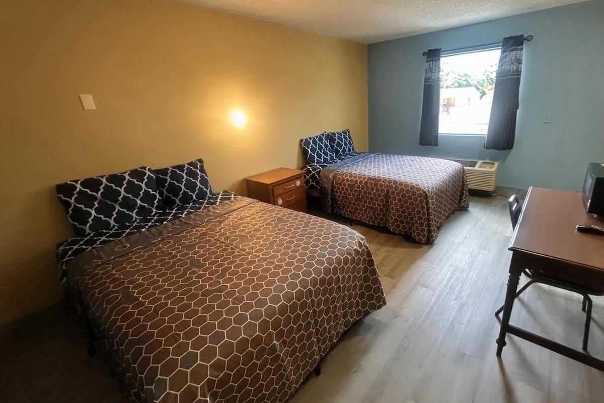 Double or Twin Room | WiFi (free)