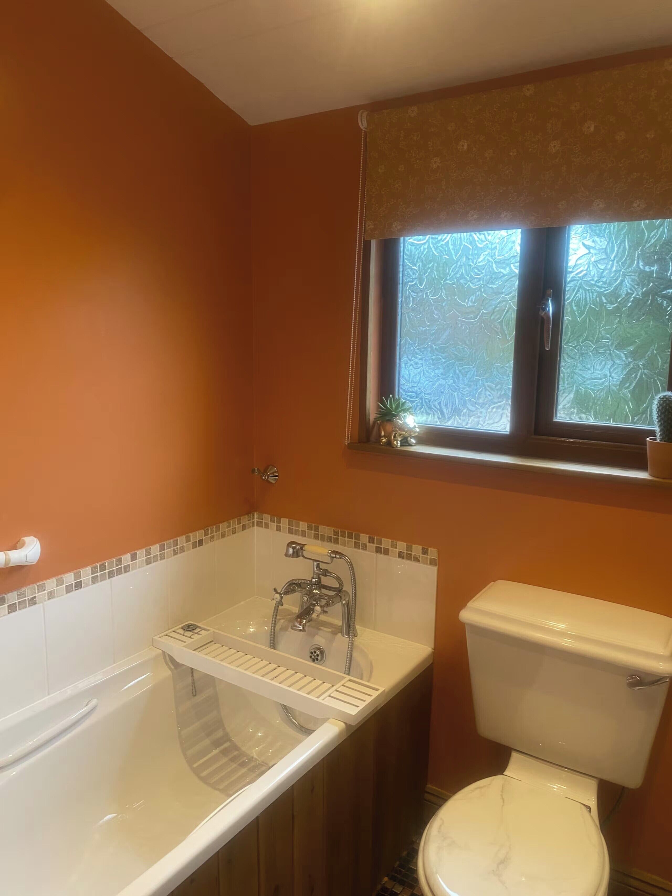 Separate tub and shower, deep soaking tub, towels