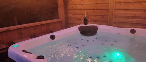 屋外スパ浴槽