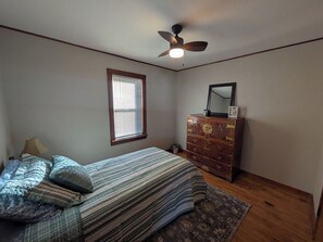 3 chambres, fer et planche à repasser, accès au Wi-Fi (inclus)