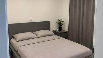 WiFi, bed sheets