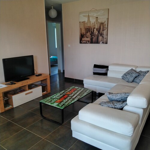 Spacious house for 10 people, 5 minutes from Futuroscope