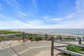 Chaise longue, serviettes de plage