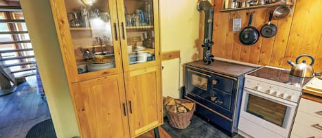 Coffee/tea maker, oven, dishwasher