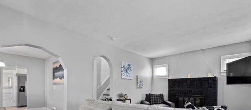 3 Bedrooms 2 baths 10 minutes from SU, Downtown, Hospitals and Airport