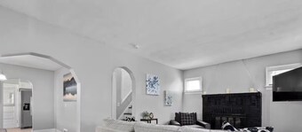 3 Bedrooms 2 baths 10 minutes from SU, Downtown, Hospitals and Airport