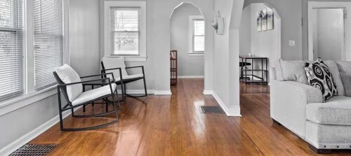3 Bedrooms 2 baths 10 minutes from SU, Downtown, Hospitals and Airport